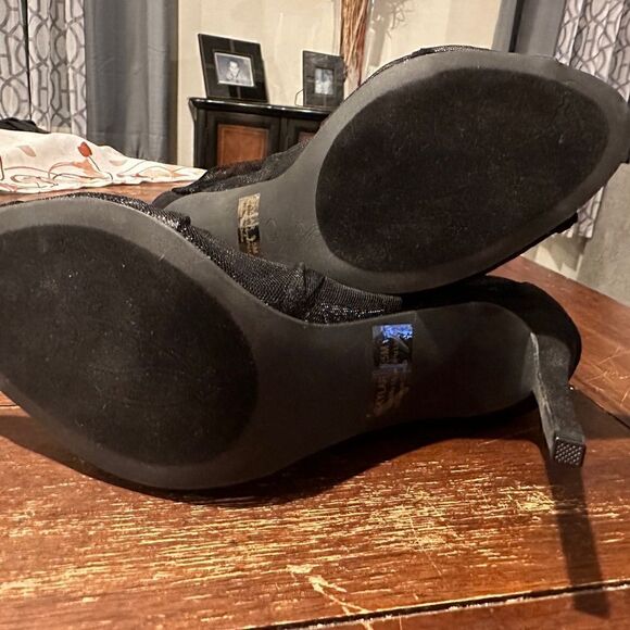 Penny Loves Kenny Women's Skylar Pump - Picture 6 of 6